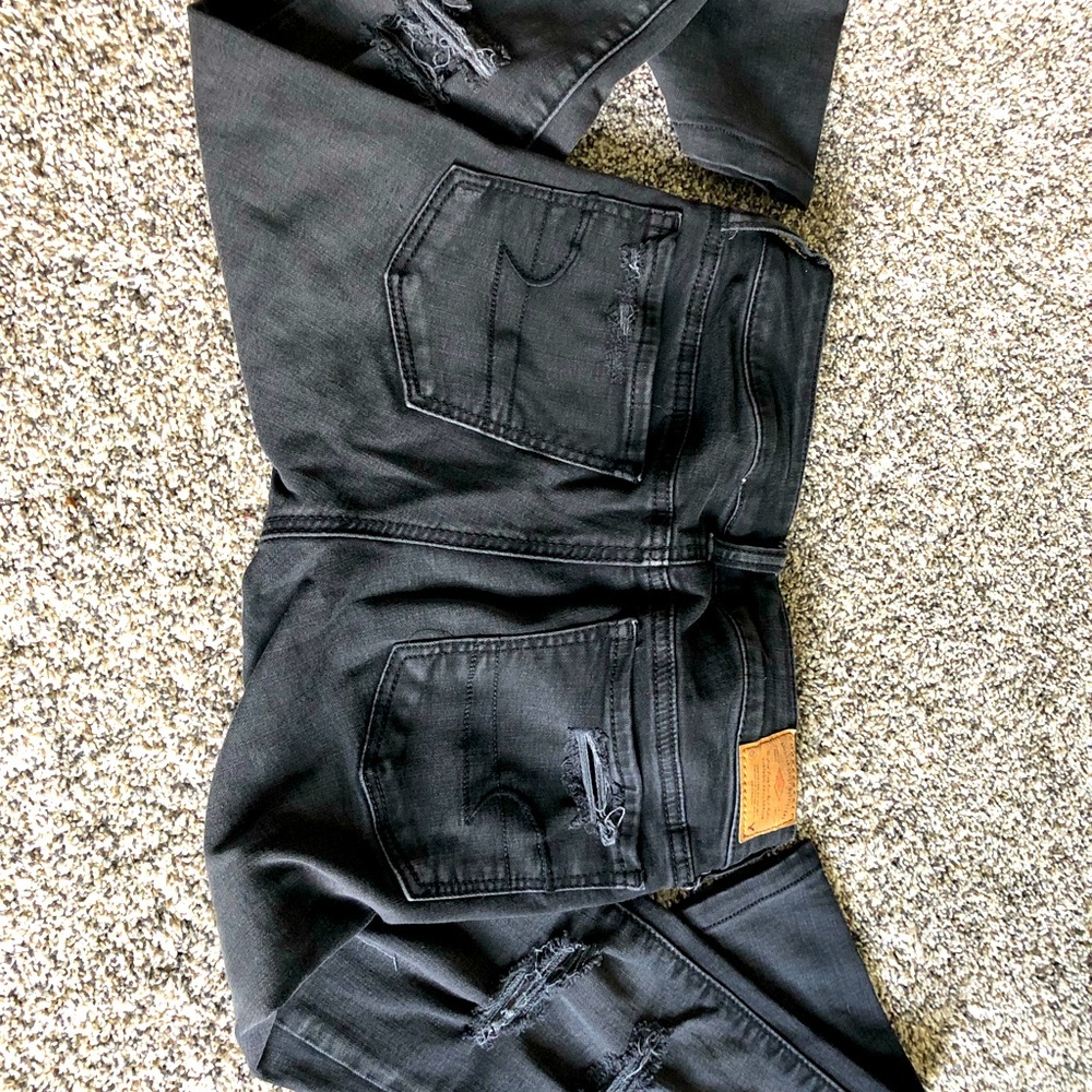 Size 2 Am Eagle Destressed Jeggings!
